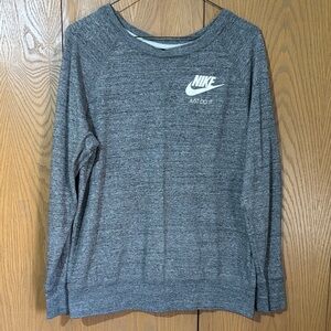 Nike Heather Gray Crewneck Sweatshirt women’s large 60% organic cotton